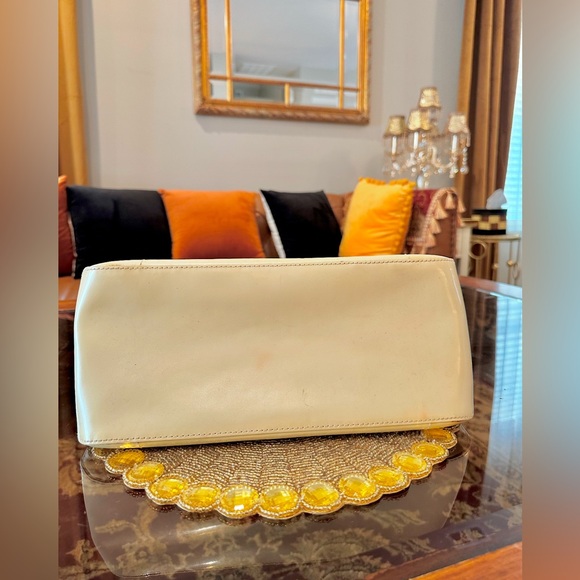 Authentic Louis Vuitton Rosewood Avenue Cream Vernis - Picture 6 of 13